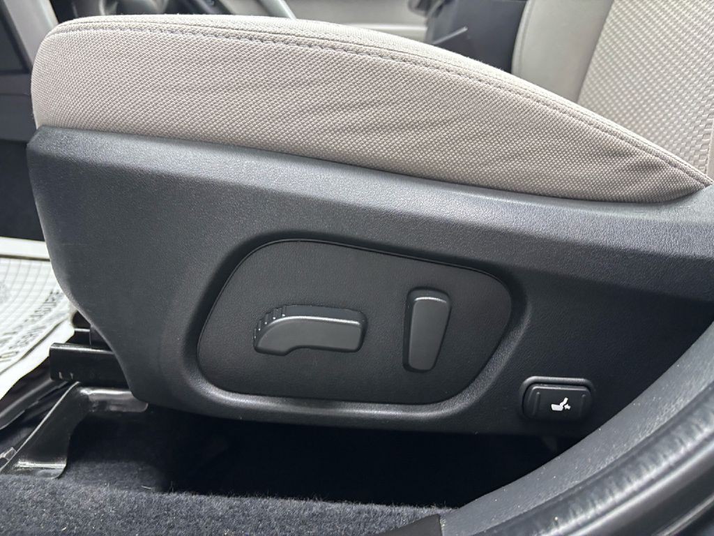2017 Subaru Forester Image 12