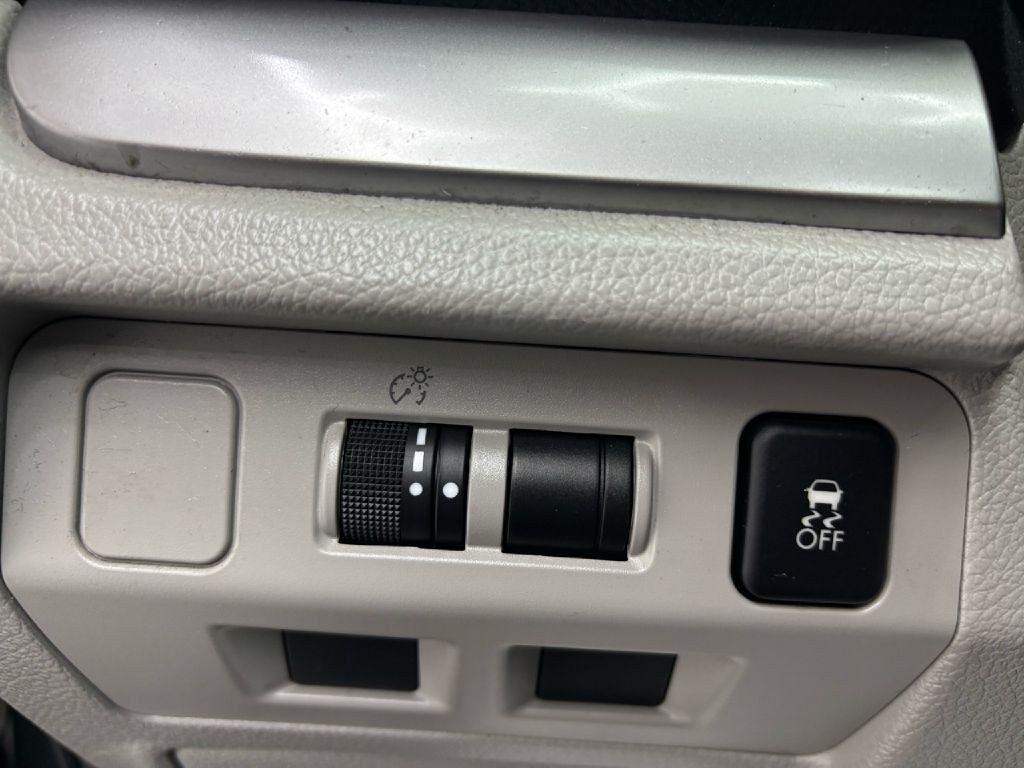 2017 Subaru Forester Image 14