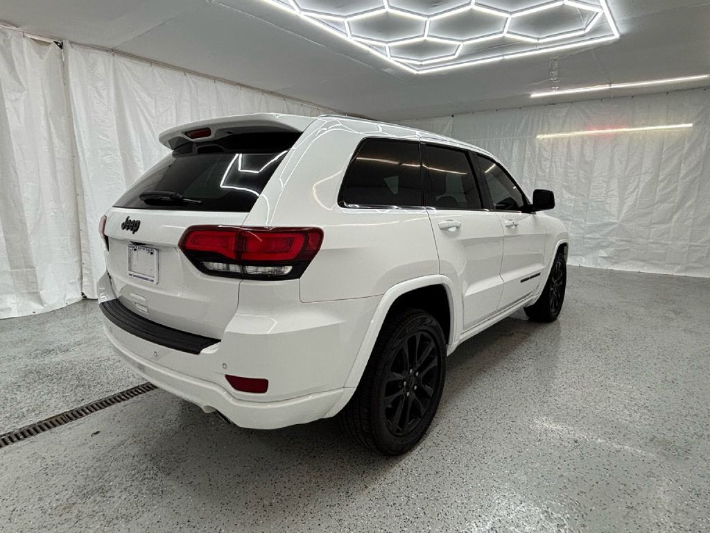 2020 Jeep Grand Cherokee Image 3