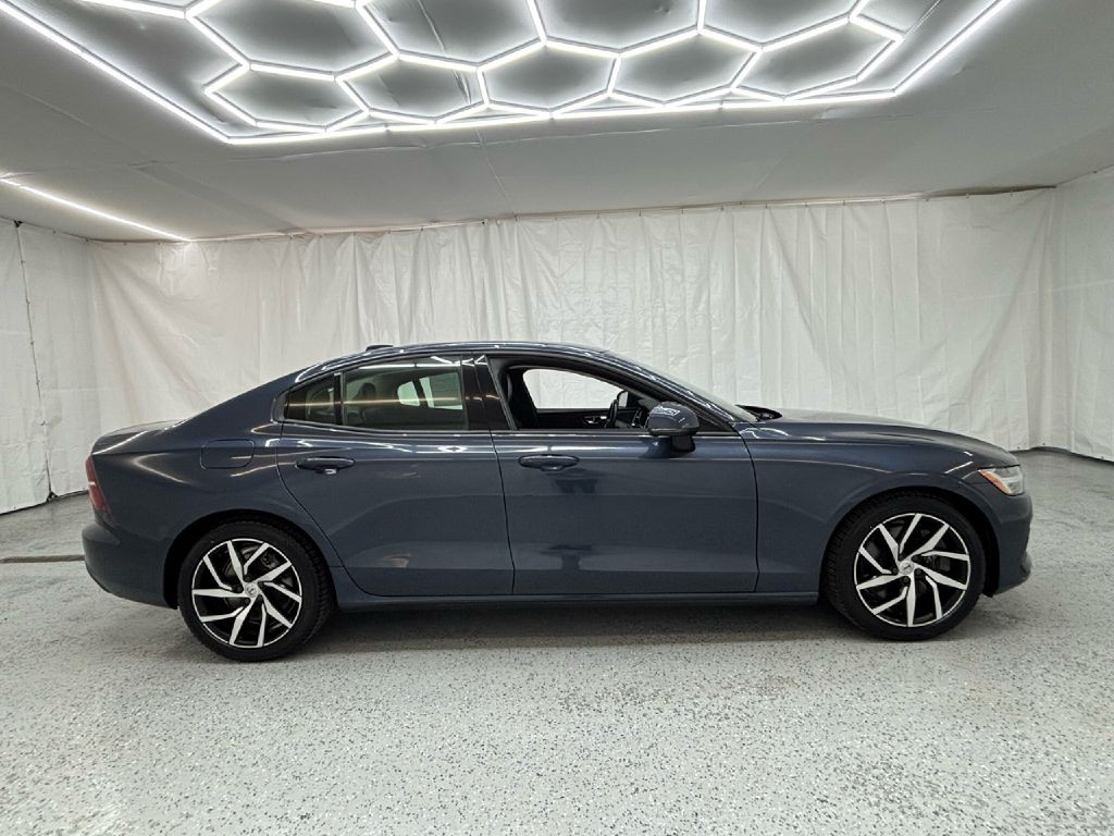 2019 Volvo S60 Image 2