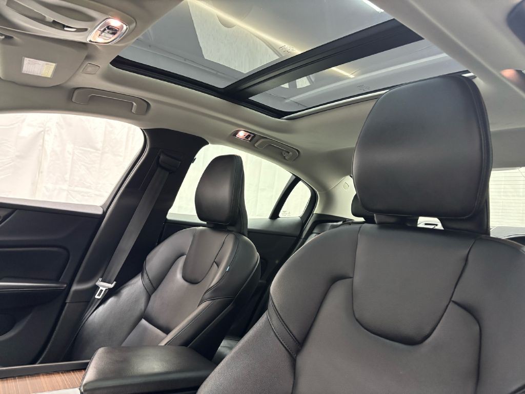2019 Volvo S60 Image 11