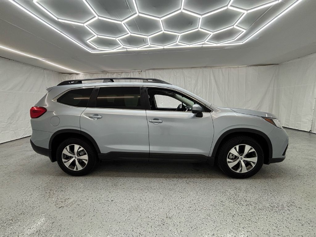 2021 Subaru Ascent Image 2