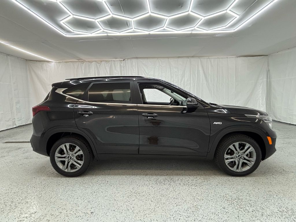 2021 Kia Seltos Image 2