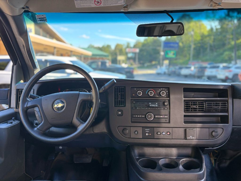 2020 Chevrolet Express Image 12