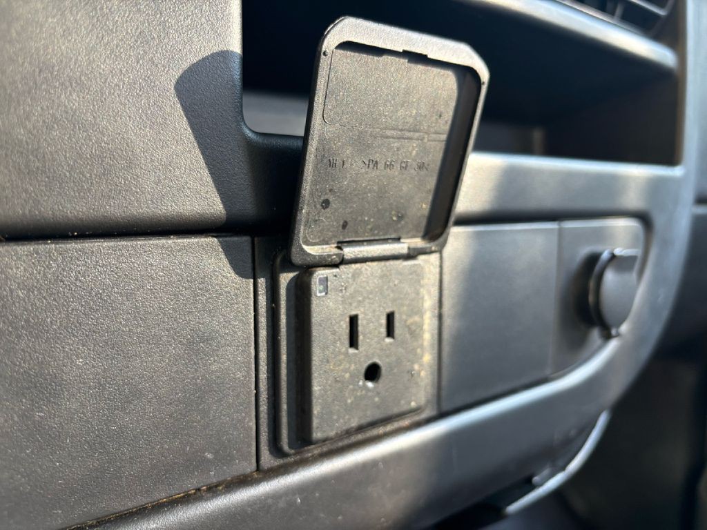 2020 Chevrolet Express Image 20