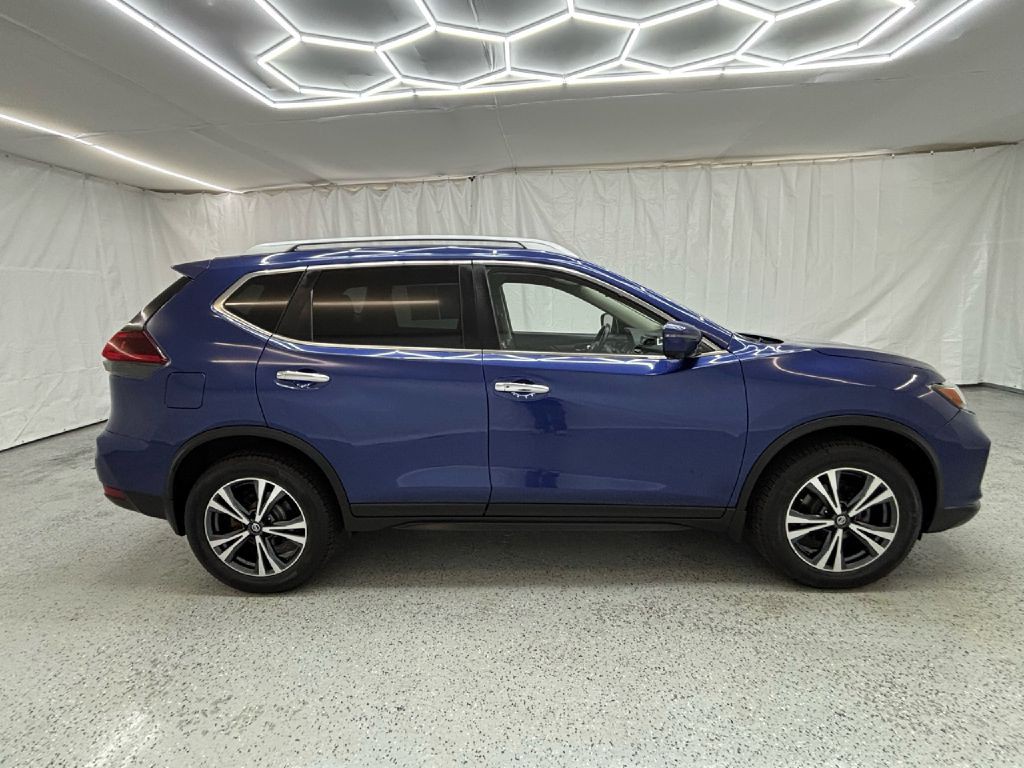 2019 Nissan Rogue Image 2
