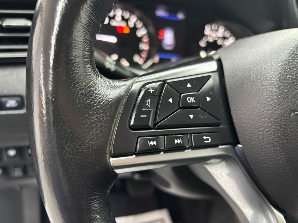2019 Nissan Rogue Image 16