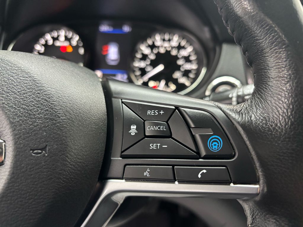 2019 Nissan Rogue Image 17