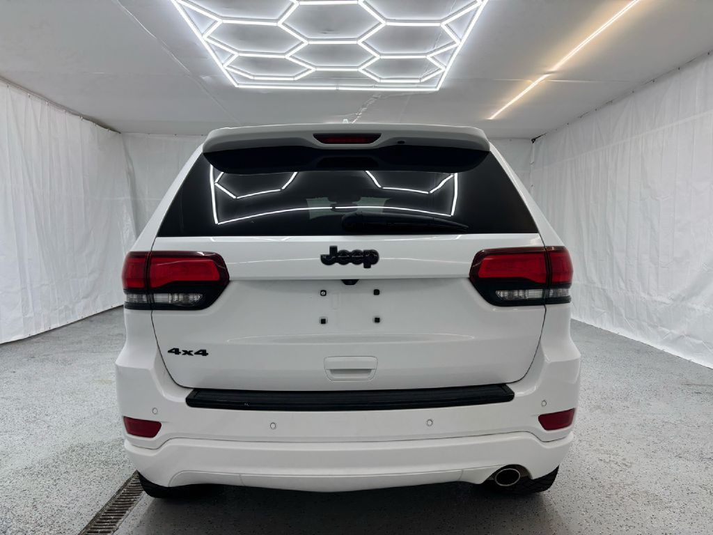 2017 Jeep Grand Cherokee Image 4