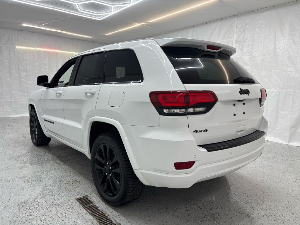 2017 Jeep Grand Cherokee Image 5