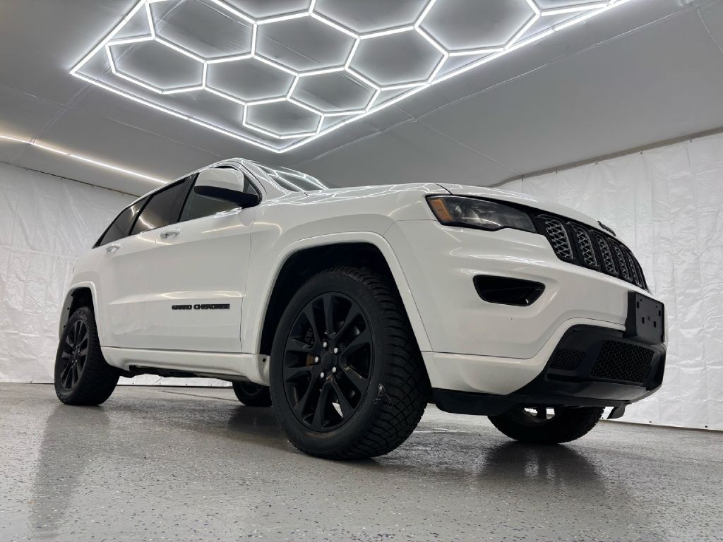 2017 Jeep Grand Cherokee Image 9