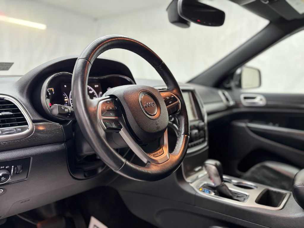 2017 Jeep Grand Cherokee Image 12