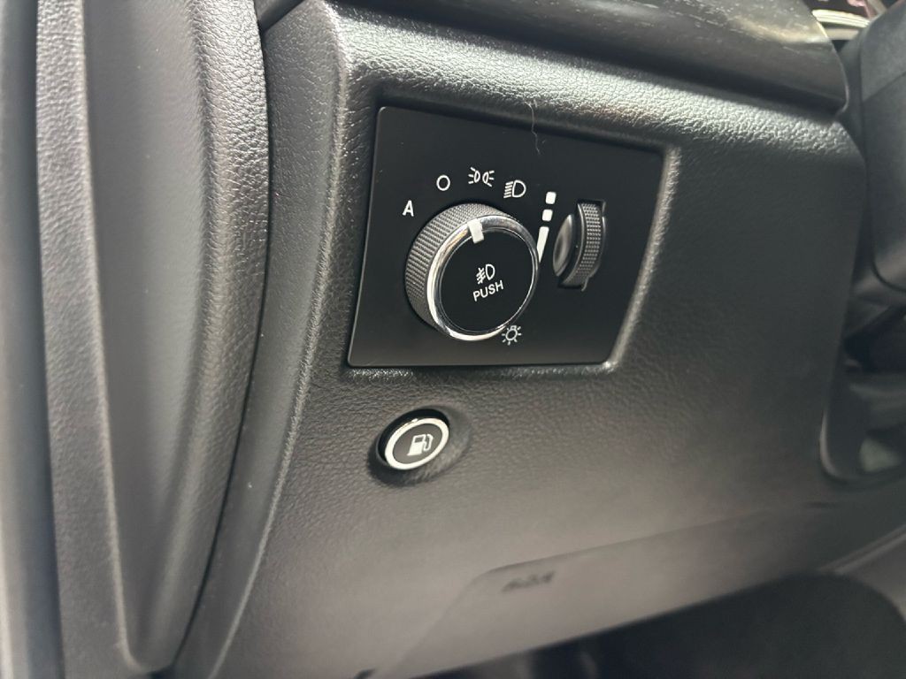 2017 Jeep Grand Cherokee Image 19