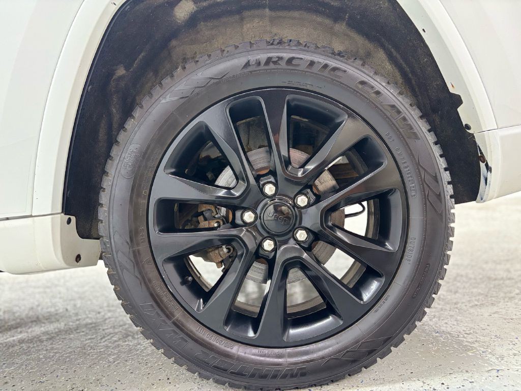 2017 Jeep Grand Cherokee Image 34