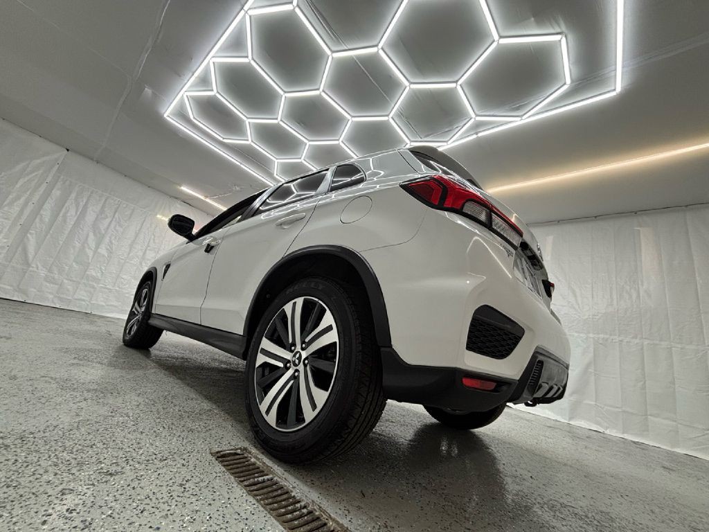 2021 Mitsubishi Outlander Image 10
