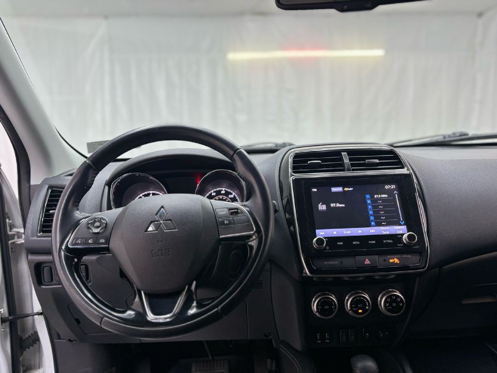 2021 Mitsubishi Outlander Image 14