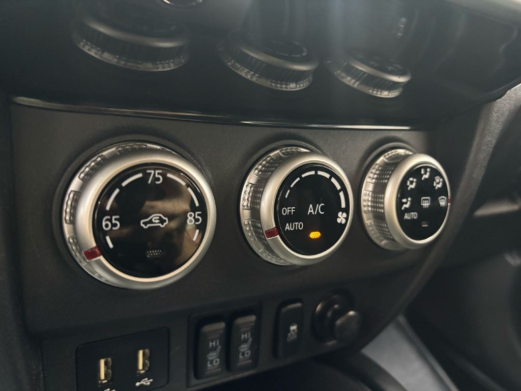 2021 Mitsubishi Outlander Image 21