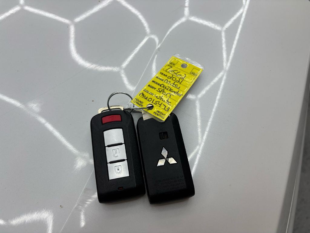 2021 Mitsubishi Outlander Image 30