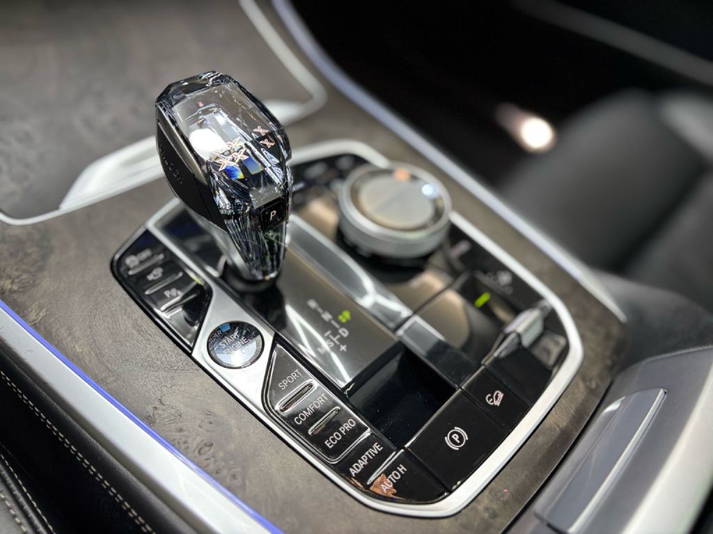 2021 BMW X7 Image 33