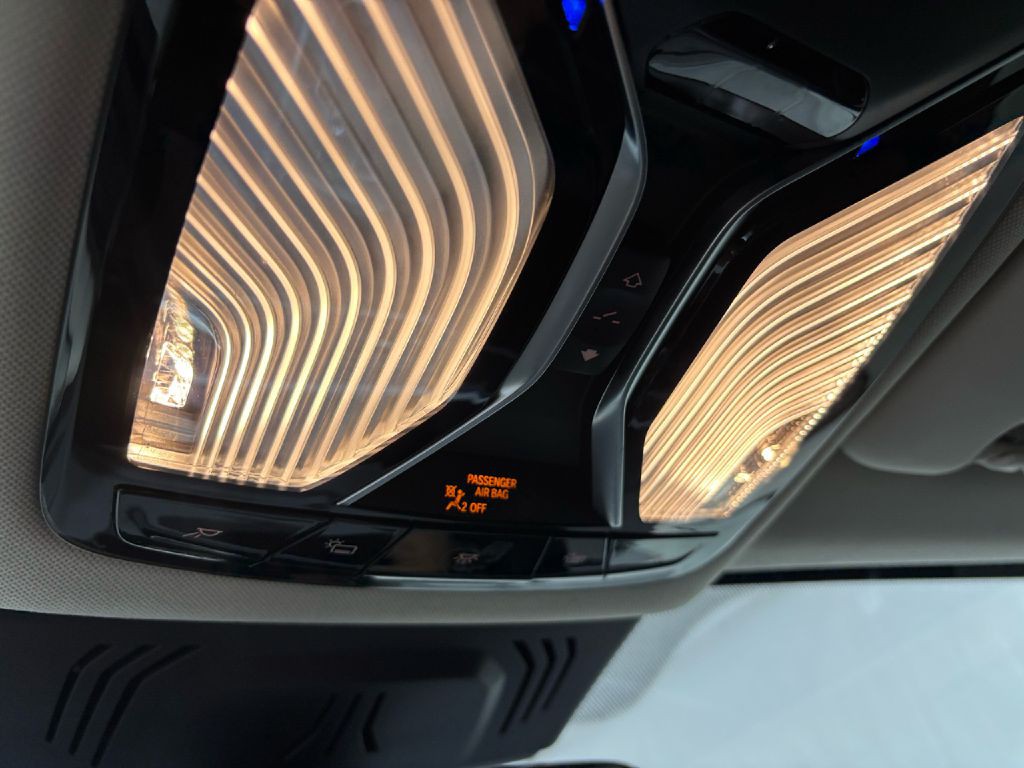 2021 BMW X7 Image 39