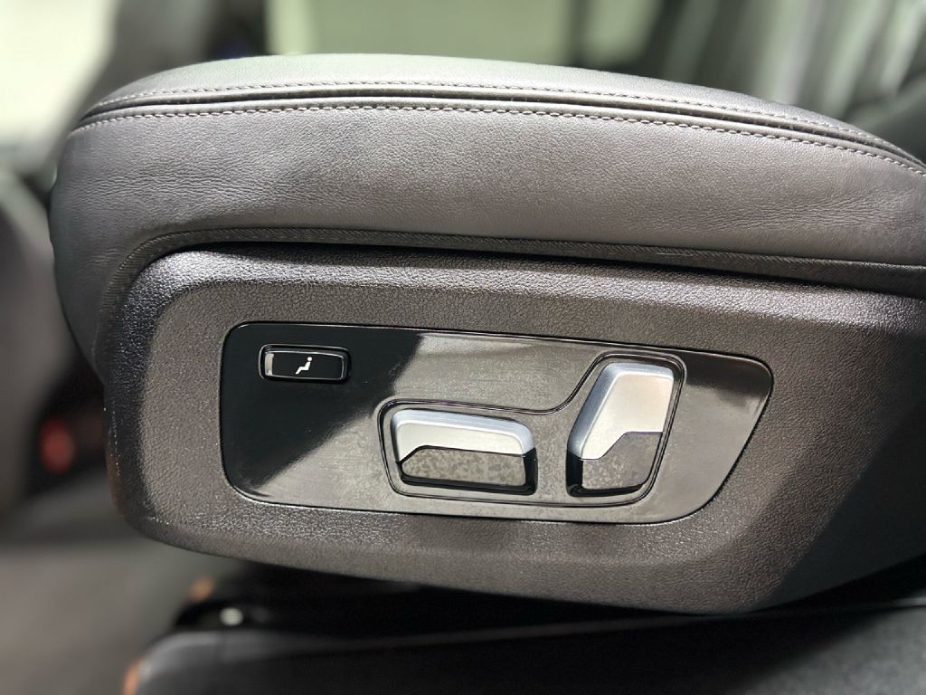 2021 BMW X7 Image 40