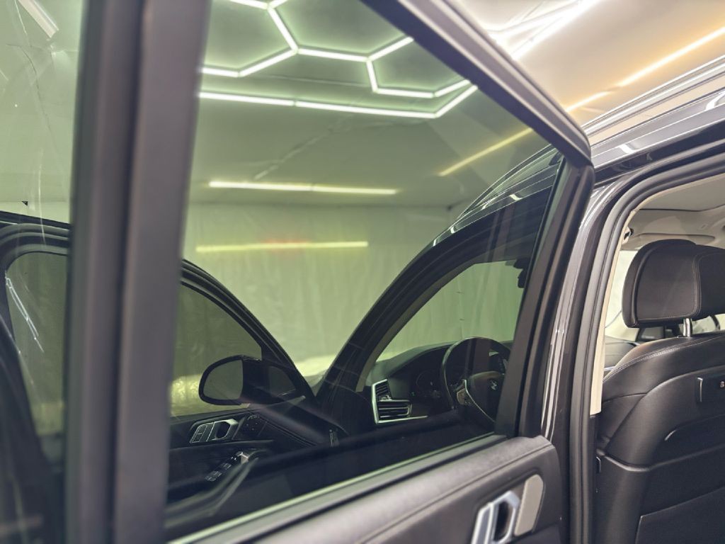 2021 BMW X7 Image 42