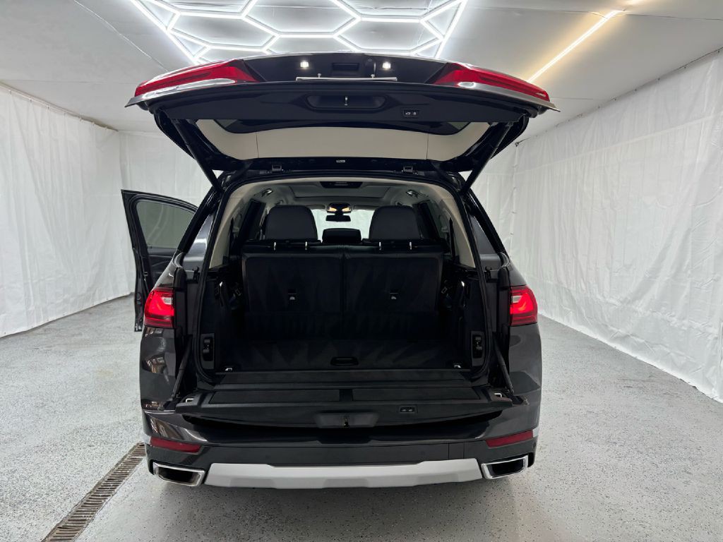 2021 BMW X7 Image 51
