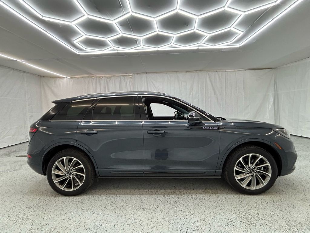2021 Lincoln Corsair Image 2