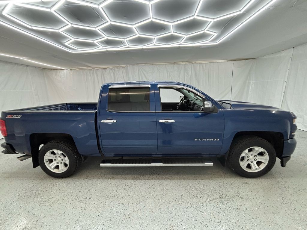 2017 Chevrolet Silverado 1500 Image 2