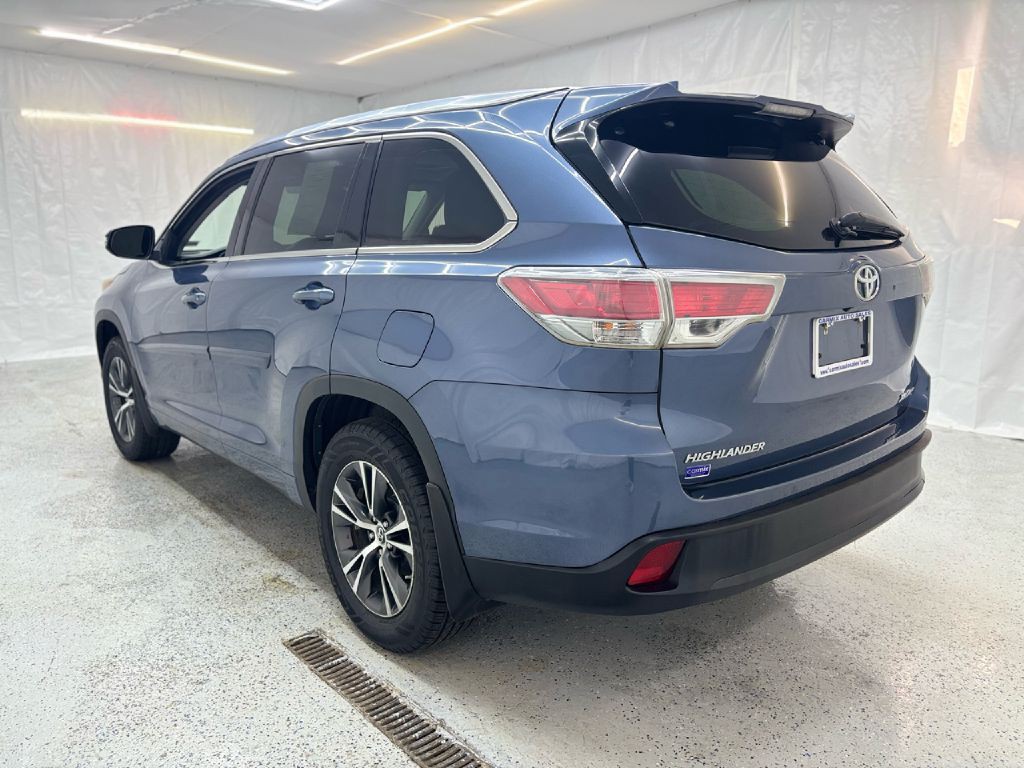 2016 Toyota Highlander Image 5