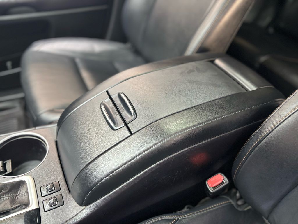 2016 Toyota Highlander Image 30
