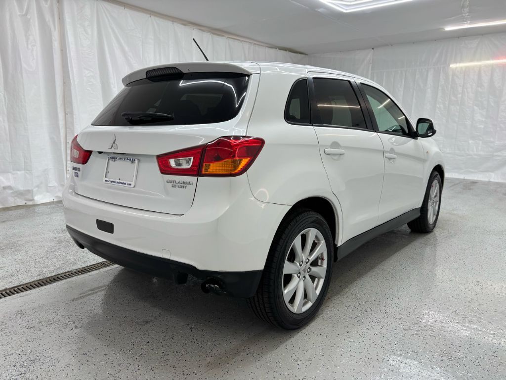 2015 Mitsubishi Outlander Image 3
