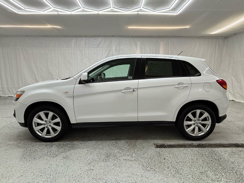 2015 Mitsubishi Outlander Image 6