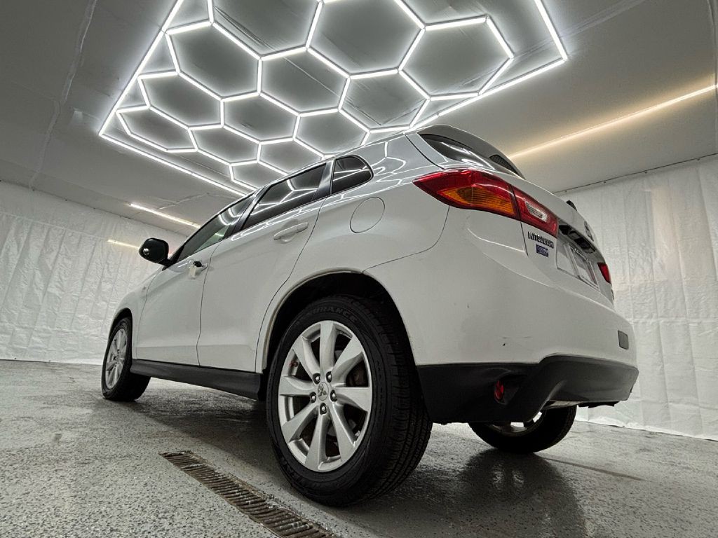 2015 Mitsubishi Outlander Image 10
