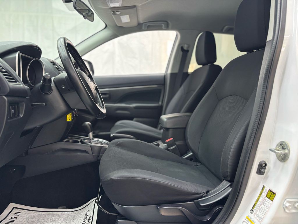 2015 Mitsubishi Outlander Image 12