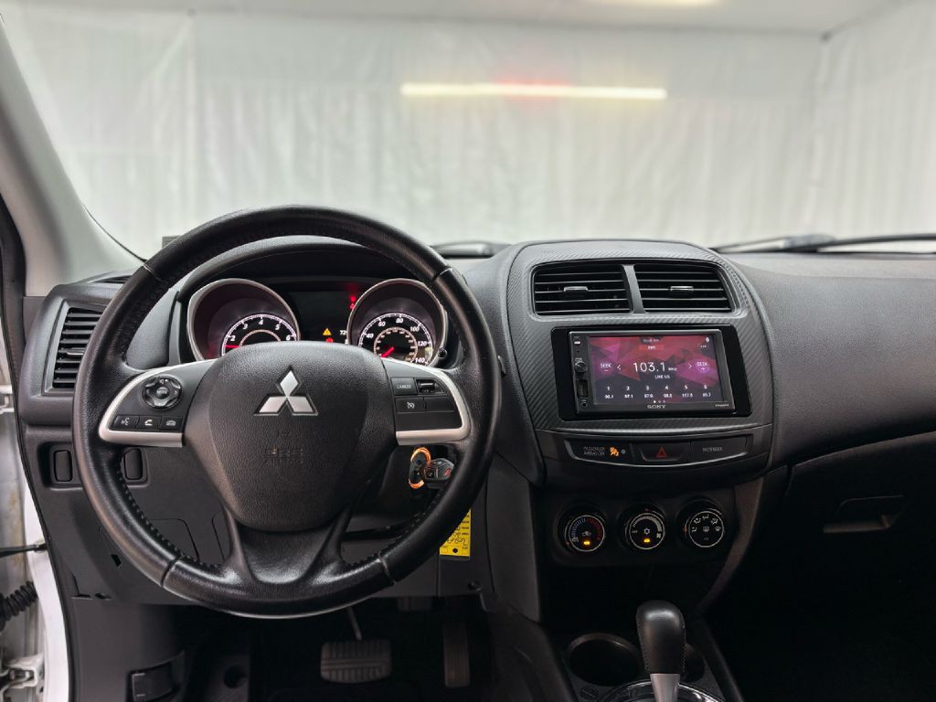 2015 Mitsubishi Outlander Image 15