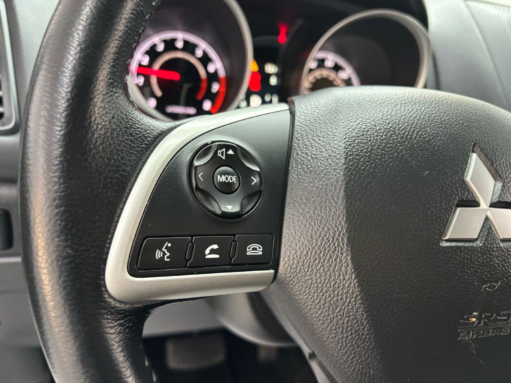 2015 Mitsubishi Outlander Image 17