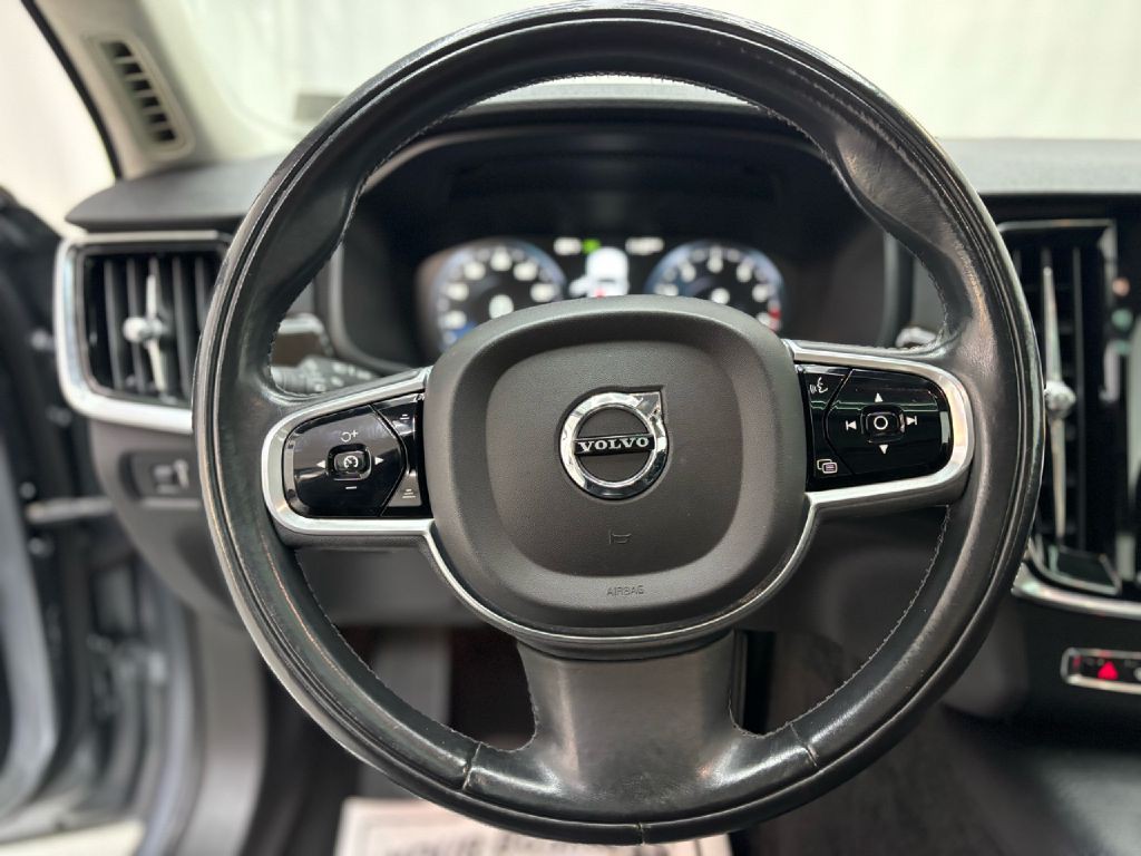 2018 Volvo S90 Image 17