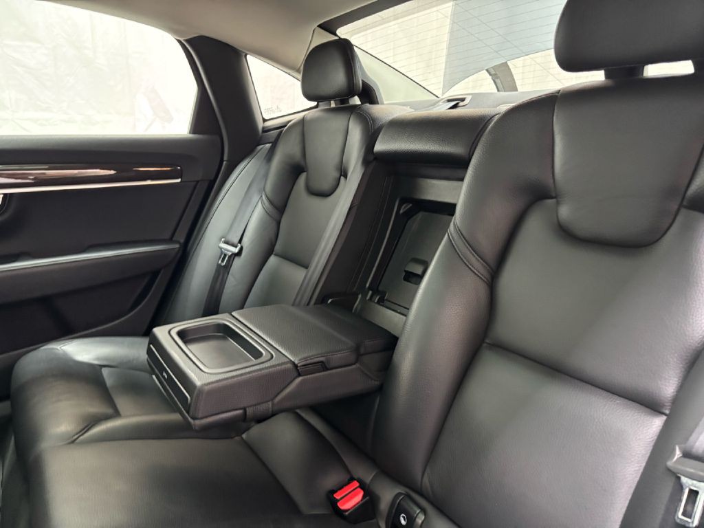 2018 Volvo S90 Image 30
