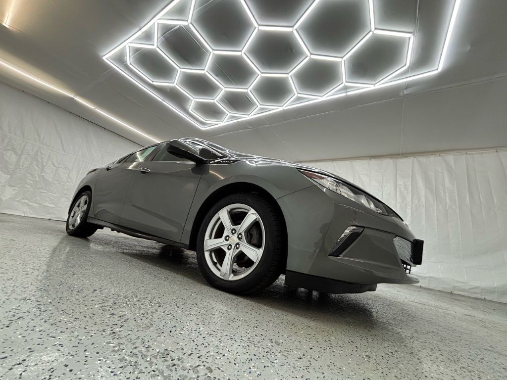 2017 Chevrolet Volt Image 10