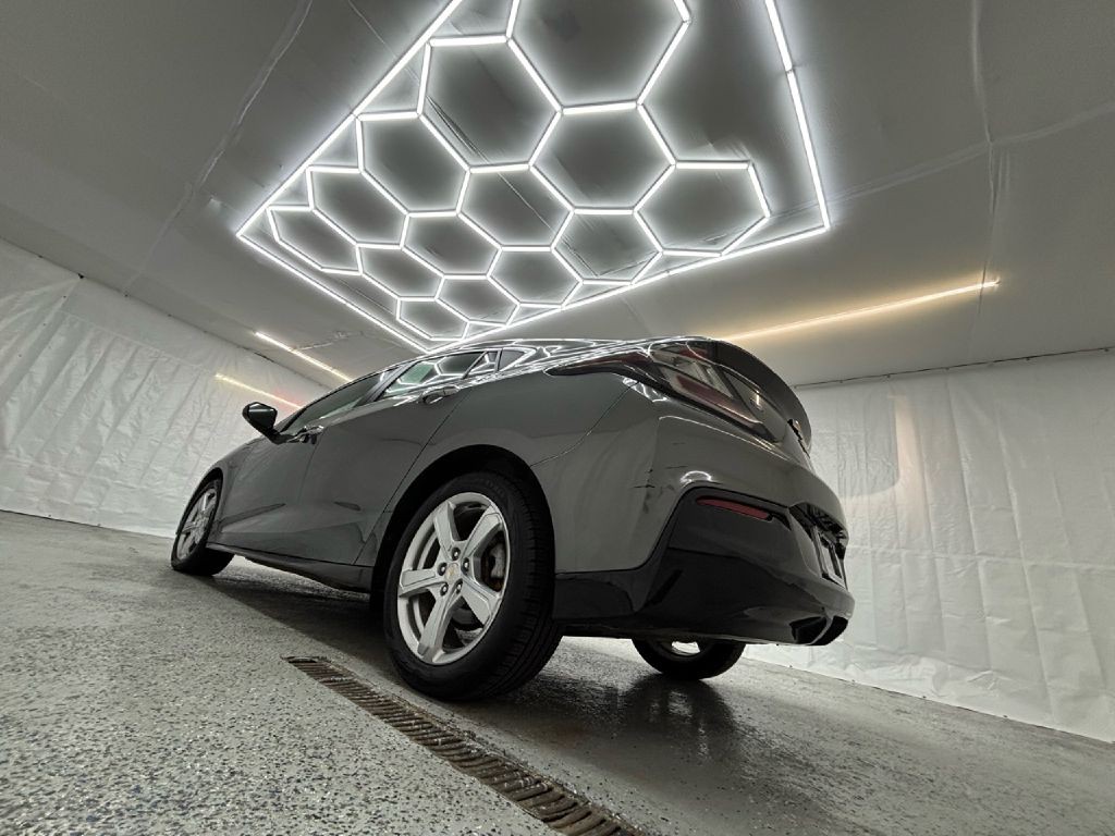 2017 Chevrolet Volt Image 11