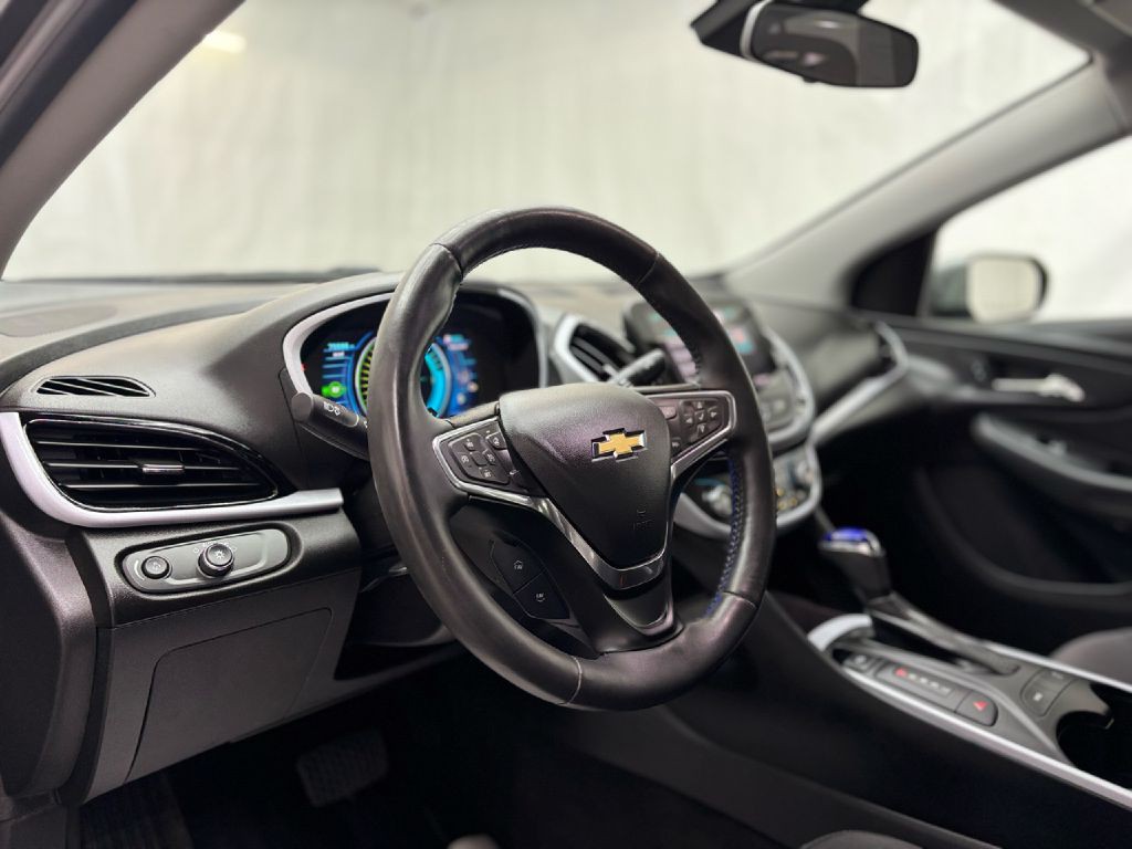 2017 Chevrolet Volt Image 15