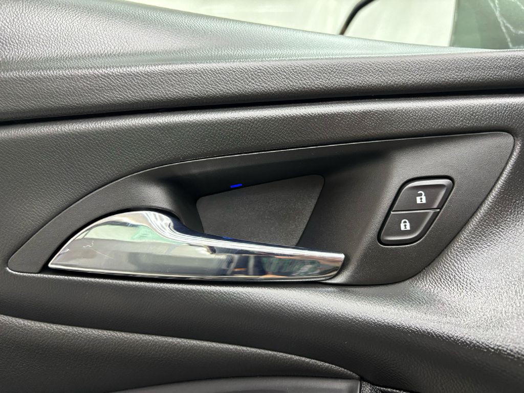 2017 Chevrolet Volt Image 21