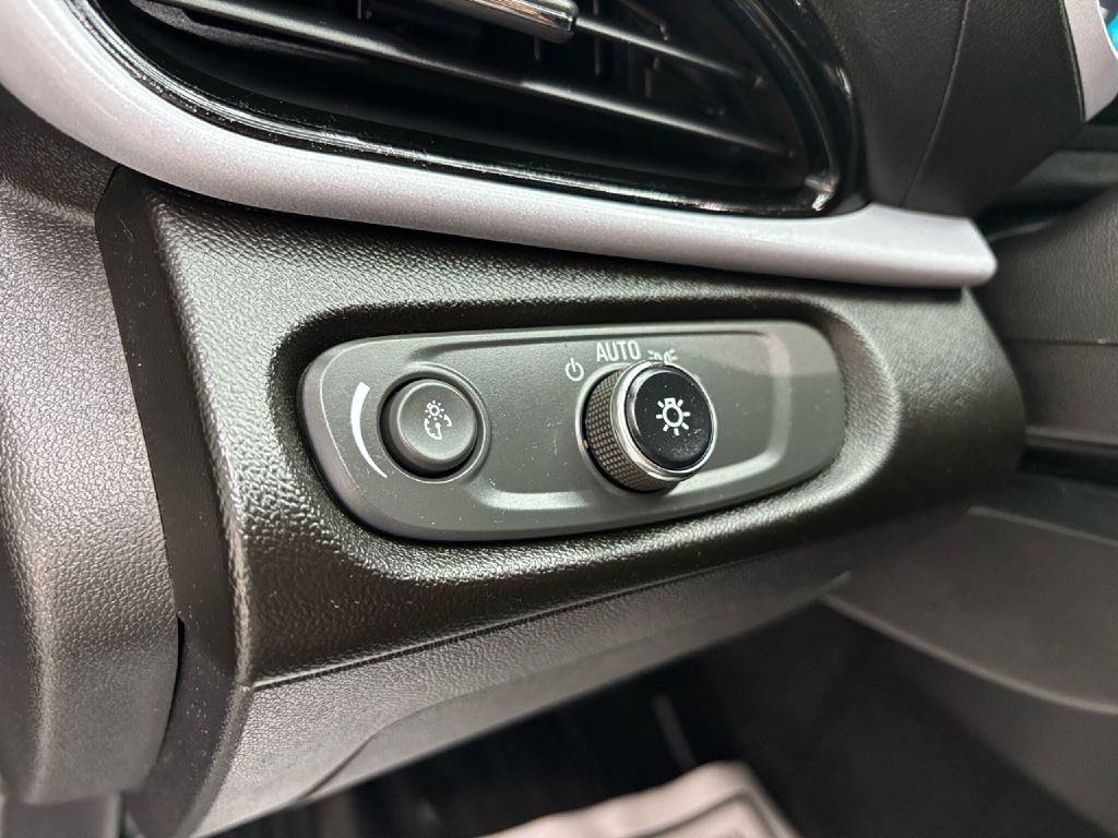 2017 Chevrolet Volt Image 22