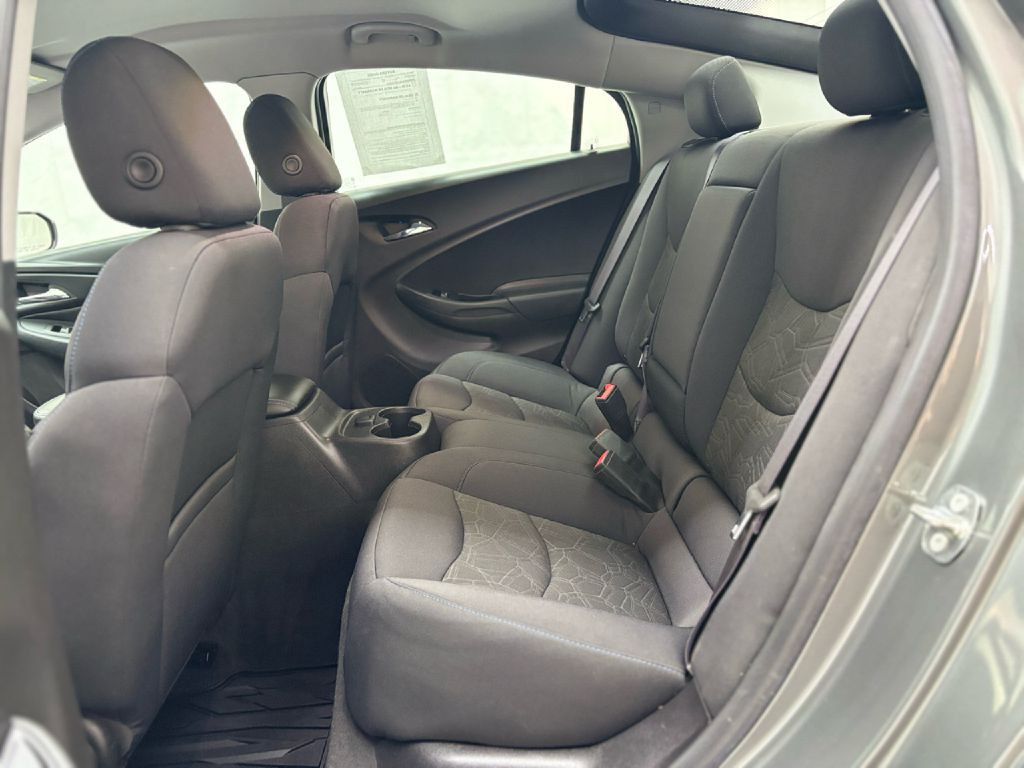 2017 Chevrolet Volt Image 30