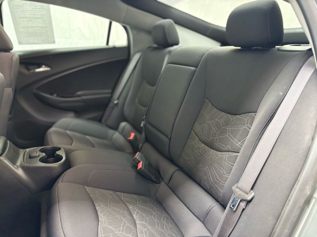2017 Chevrolet Volt Image 31