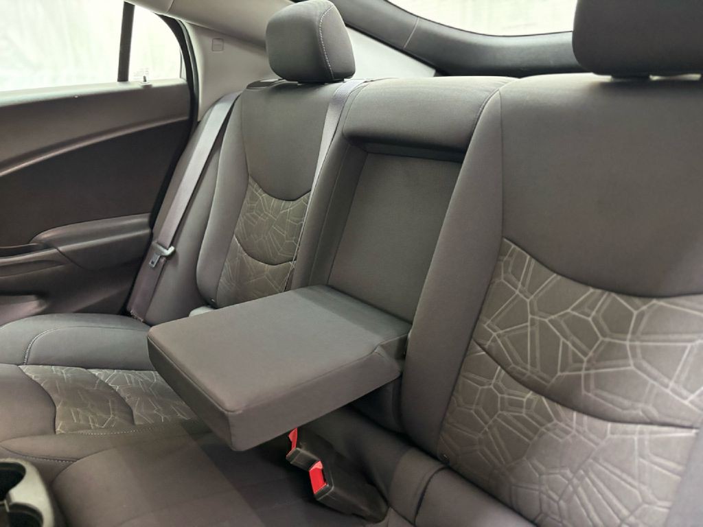 2017 Chevrolet Volt Image 32