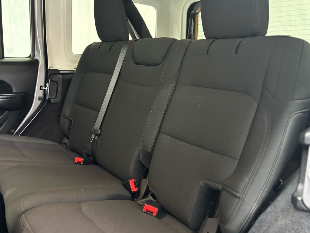 2021 Jeep Wrangler Unlimited Image 38