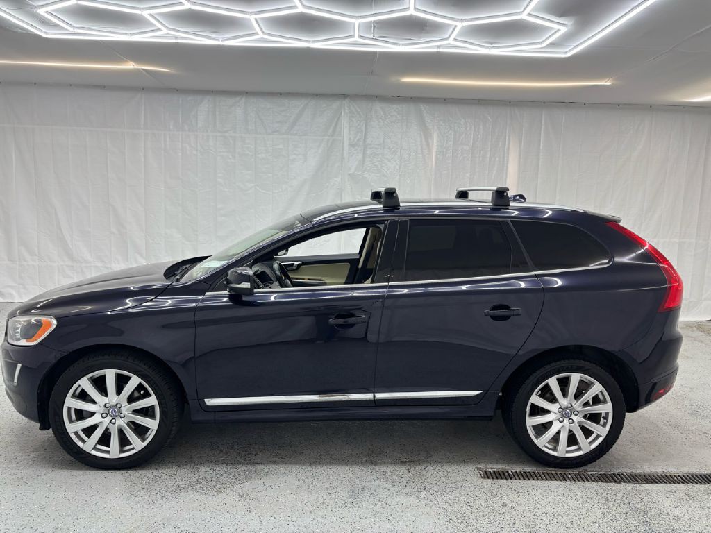 2017 Volvo XC60 Image 6