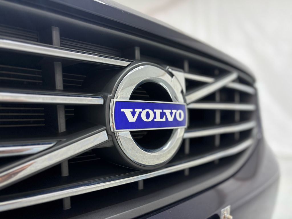 2017 Volvo XC60 Image 10